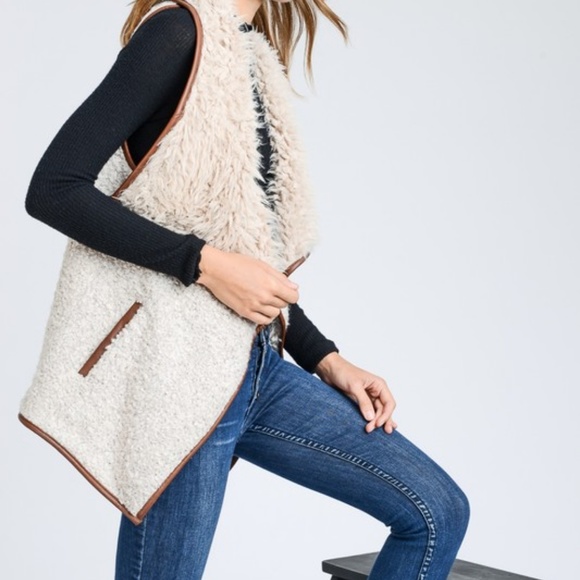 Faux Fur Collared Draped Shearling Vest - Picture 3 of 8
